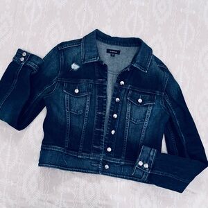 Bebe Cropped Blue denim jean jacket ~ sz M, waist length ~ Stretchy, Distressed